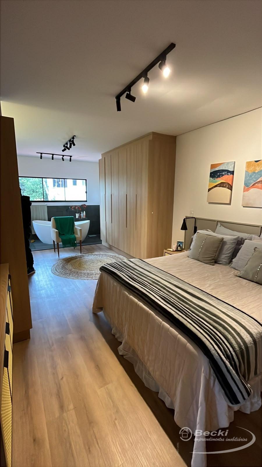 Casa à venda com 3 quartos, 1 suíte, 2 vagas e 228m² no Floresta, Joinville (SC) — foto 14 de 21