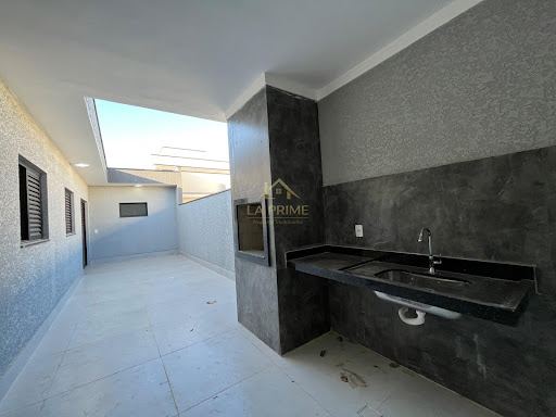Casa à venda no Condomínio Villagio Wanel – Sorocaba/SP 140m² de área construída, 03 dormitórios, sendo 01 suíte e 04 vagas de garagem.