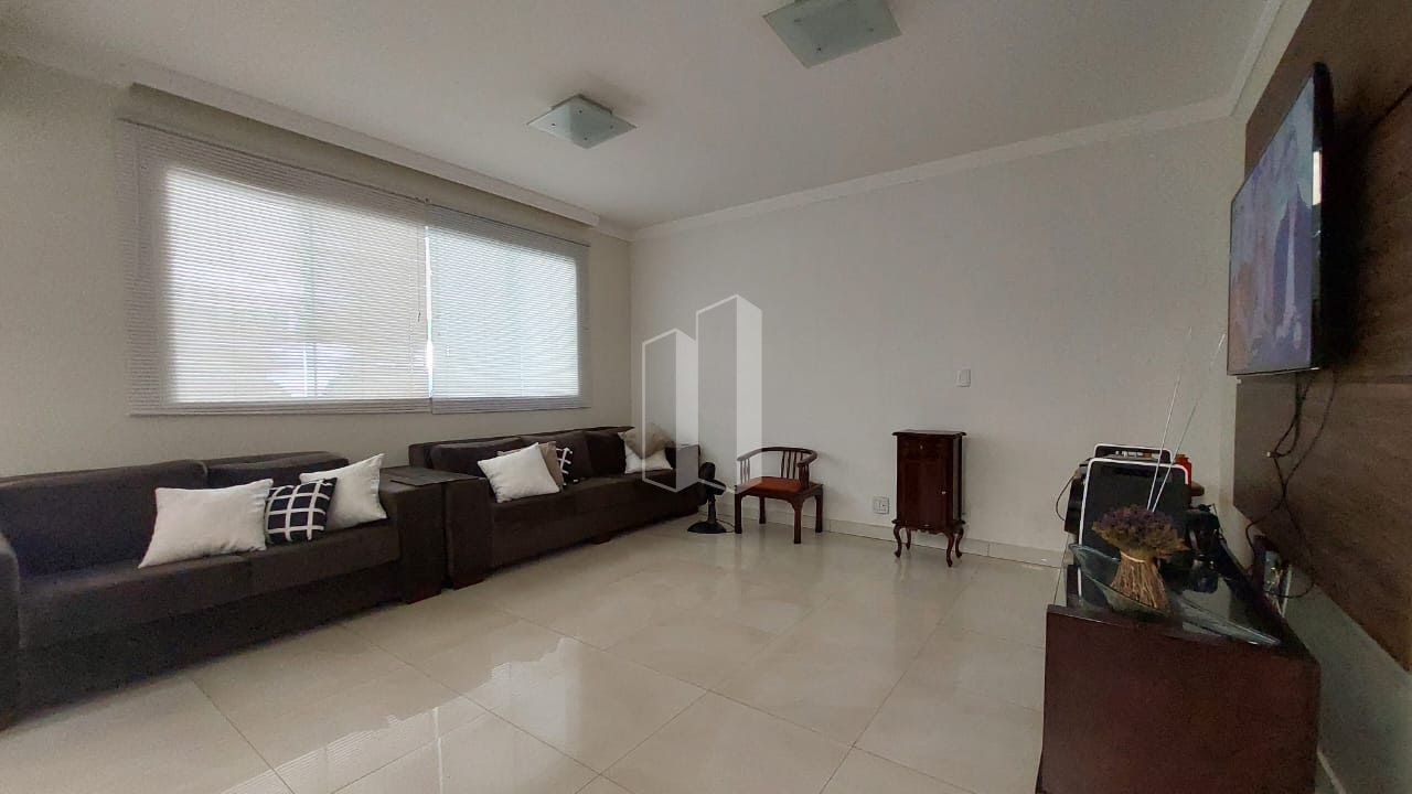 Casa à venda com 4 quartos, 4 suítes, 4 vagas e 211m² no Jardim América, Goiânia (GO) — foto 3 de 30