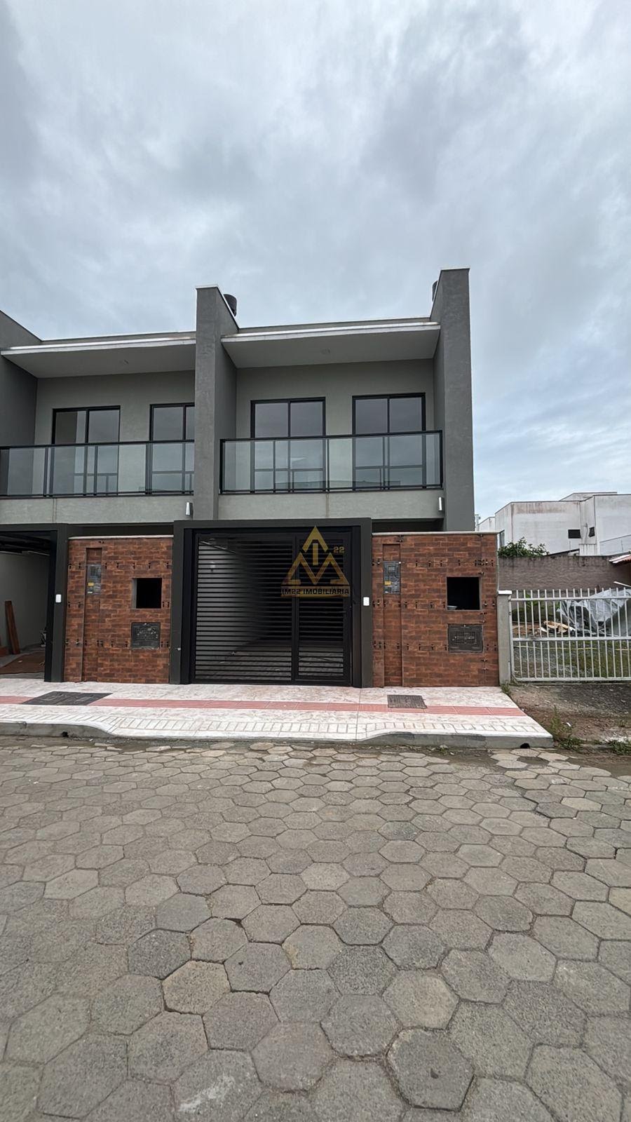 Casa à venda com 3 quartos, 2 banheiros, 1 vaga e 104m² no Itacolomi, Balneário Piçarras — foto principal