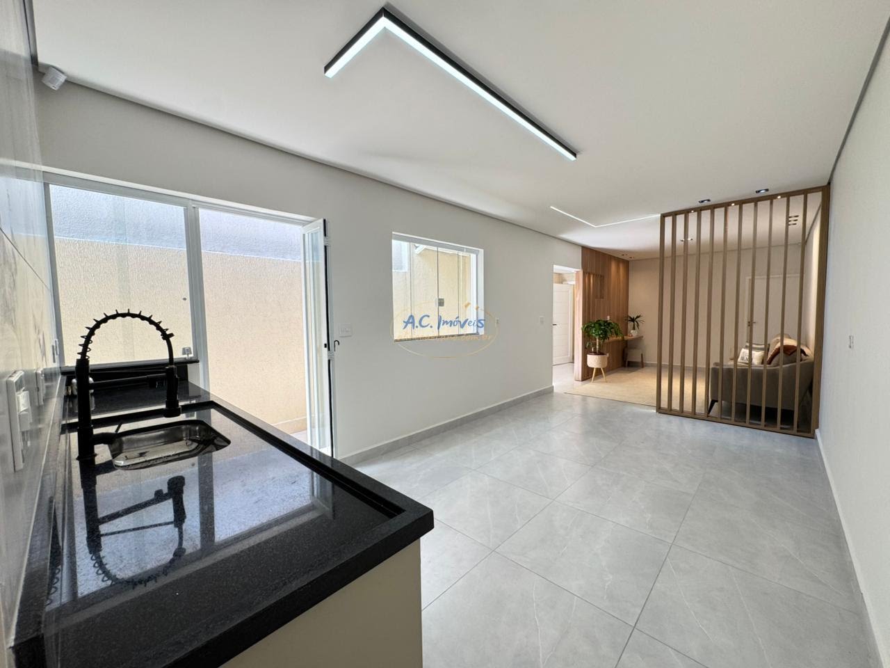Casa à venda com 3 quartos, 2 suítes, 2 vagas e 115m² no Guilhermina, Praia Grande (SP) — foto 6 de 24
