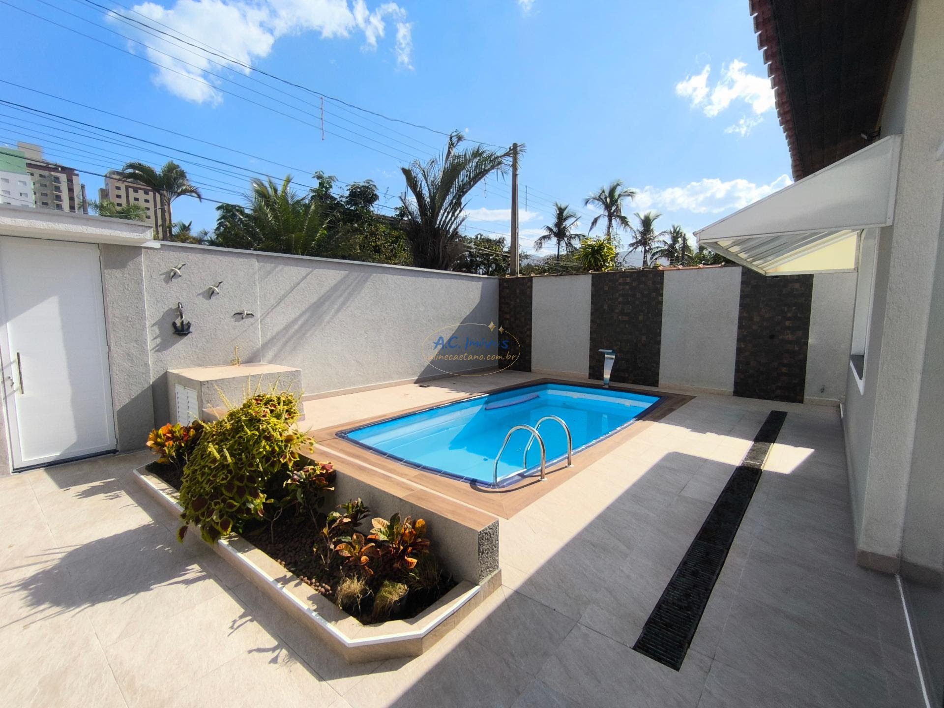 Casa à venda com 3 quartos, 2 suítes, 7 vagas e 227m² no Balneario Flórida, Praia Grande (SP) — foto 2 de 30