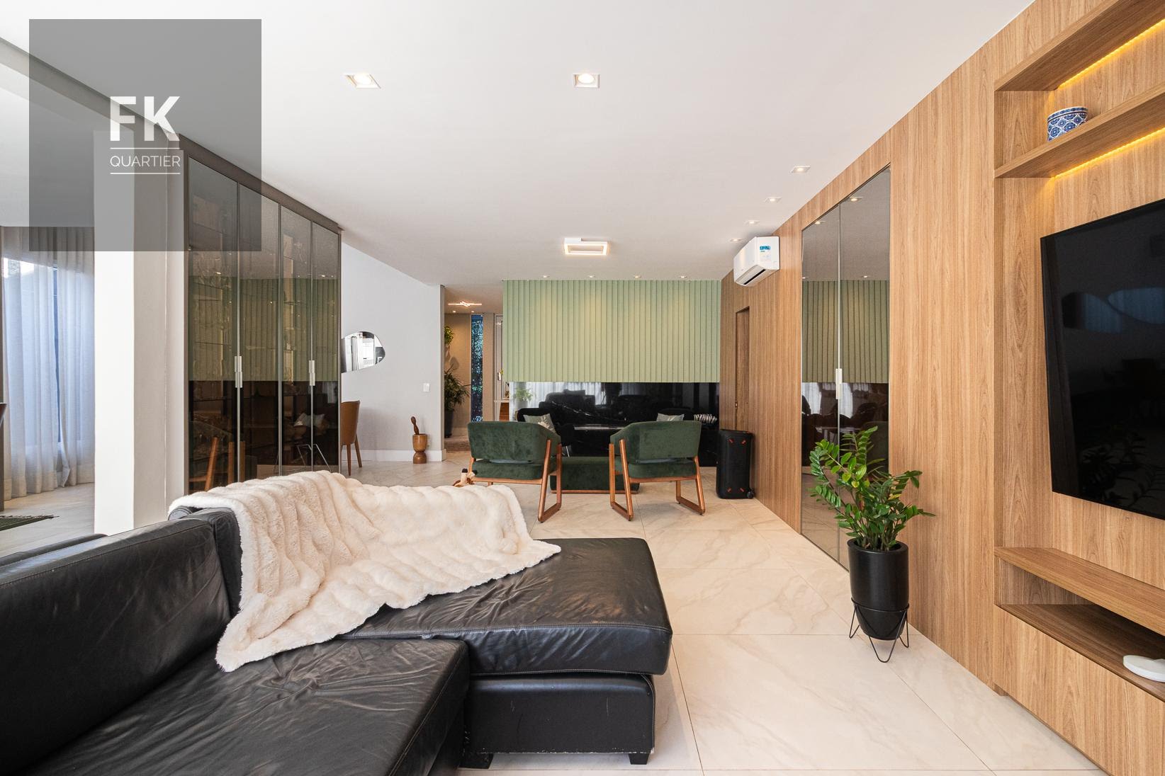 Casa à venda com 4 quartos, 4 suítes, 4 vagas e 319m² no Alphaville, Santana de Parnaíba (SP) — foto 6 de 29