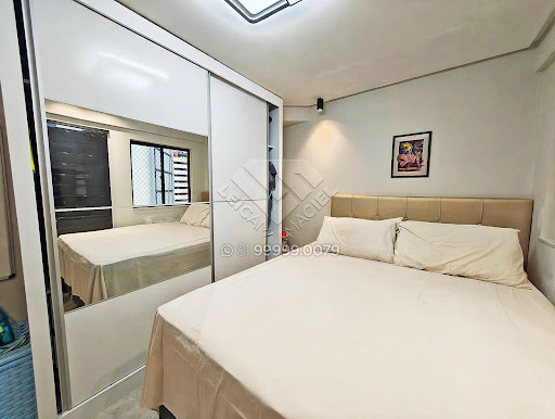 Apartamento reformado à venda na Jaqueira, 125m², andar alto, varanda gourmet integrada, 3 quartos (2 suítes) e 3 vagas. Agende sua visita com Leicam Maciel!