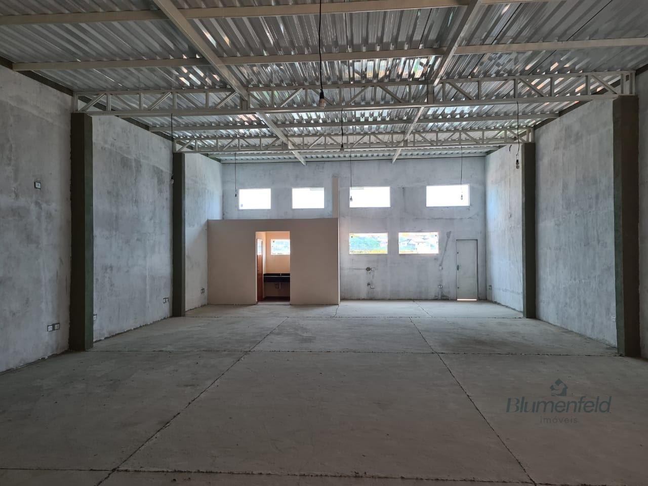 Comercial para alugar com 4 vagas e 200m² no Jardim Planalto, Arujá (SP) — foto 2 de 5