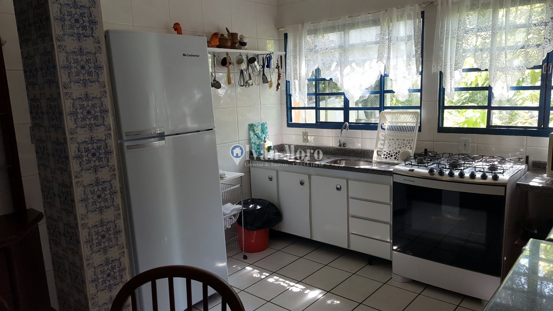 Casa para alugar com 6 quartos, 4 suítes, 4 vagas e 350m² no Daniela, Florianópolis (SC) — foto 28 de 30