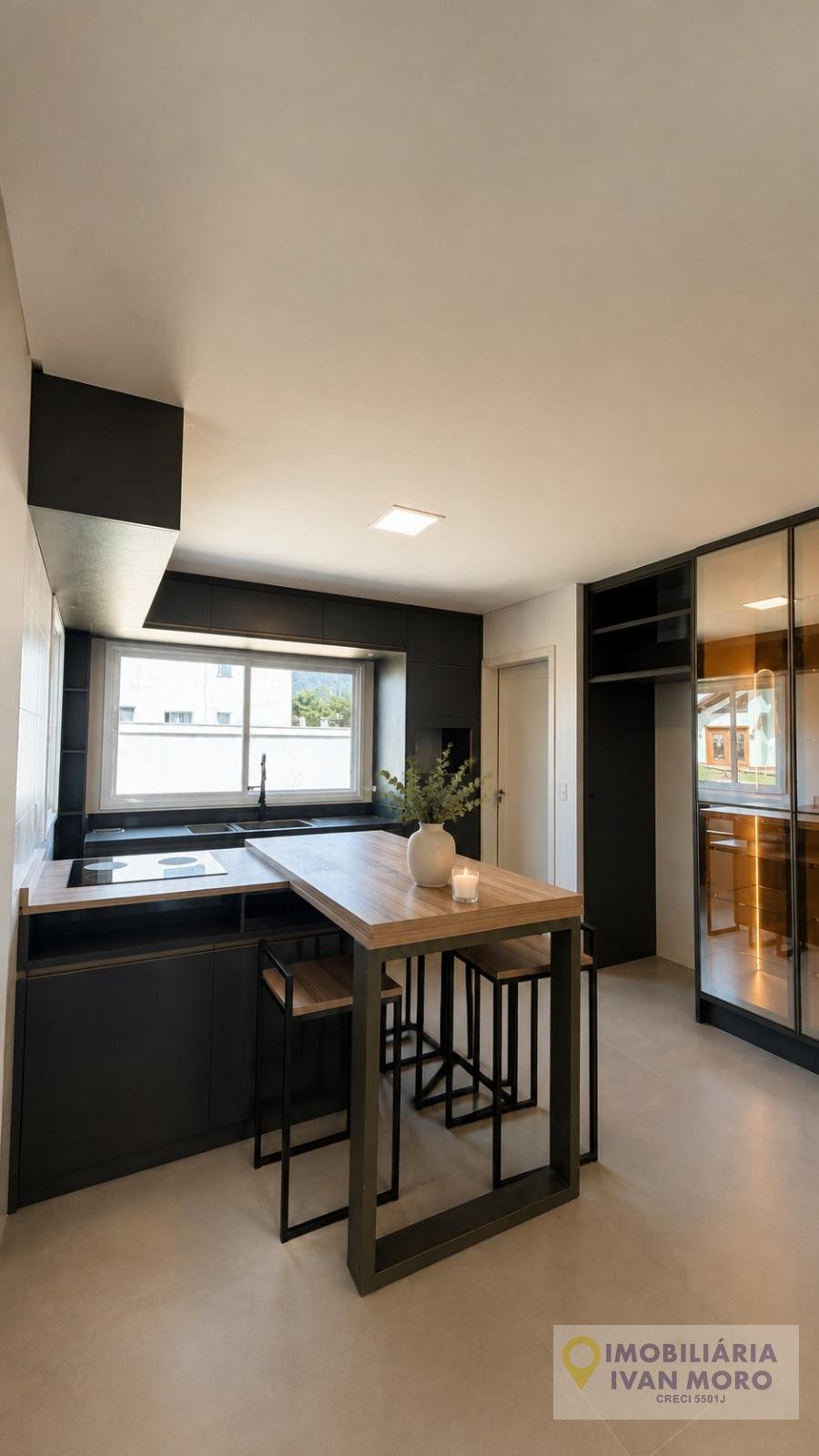 Casa à venda com 3 quartos, 1 suíte, 4 vagas e 236m² no São João do Rio Vermelho, Florianópolis (SC) — foto 8 de 22