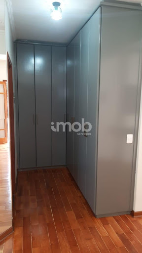 ARMARIO NO QUARTO