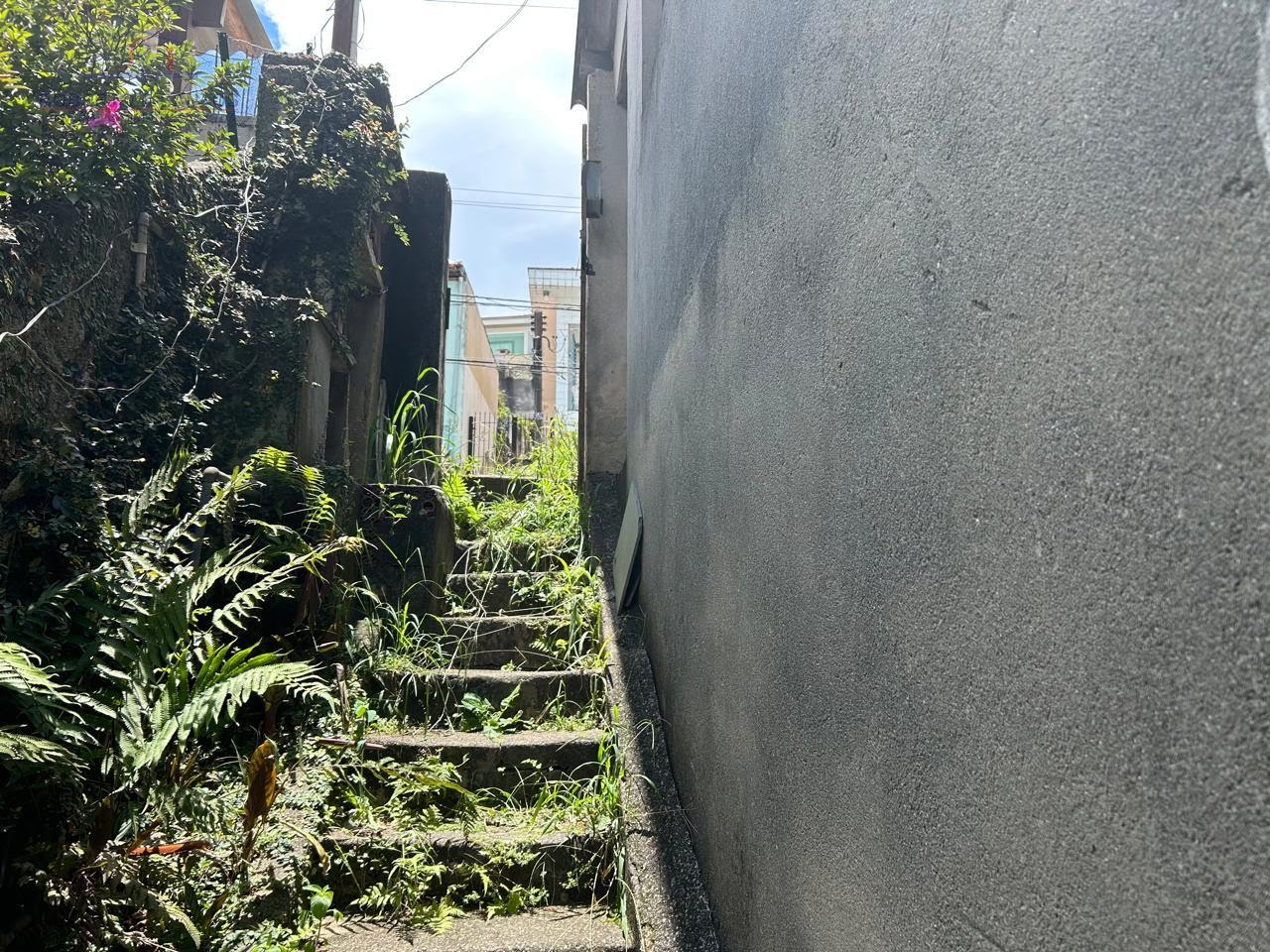 Escadas de acesso ao fundo