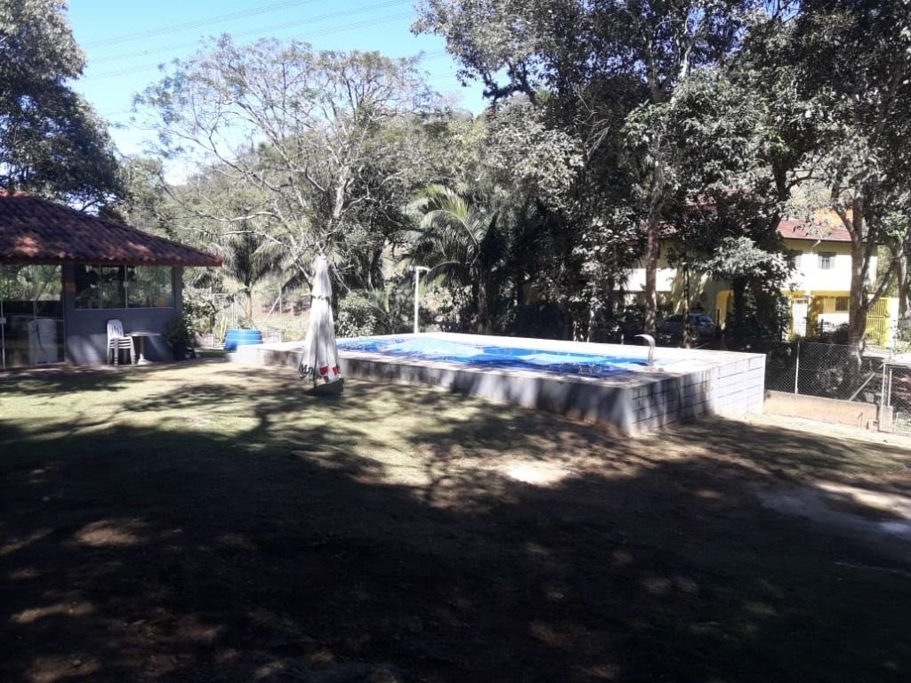 Casa à venda com 1200m² no Pedreira, Arujá — foto principal