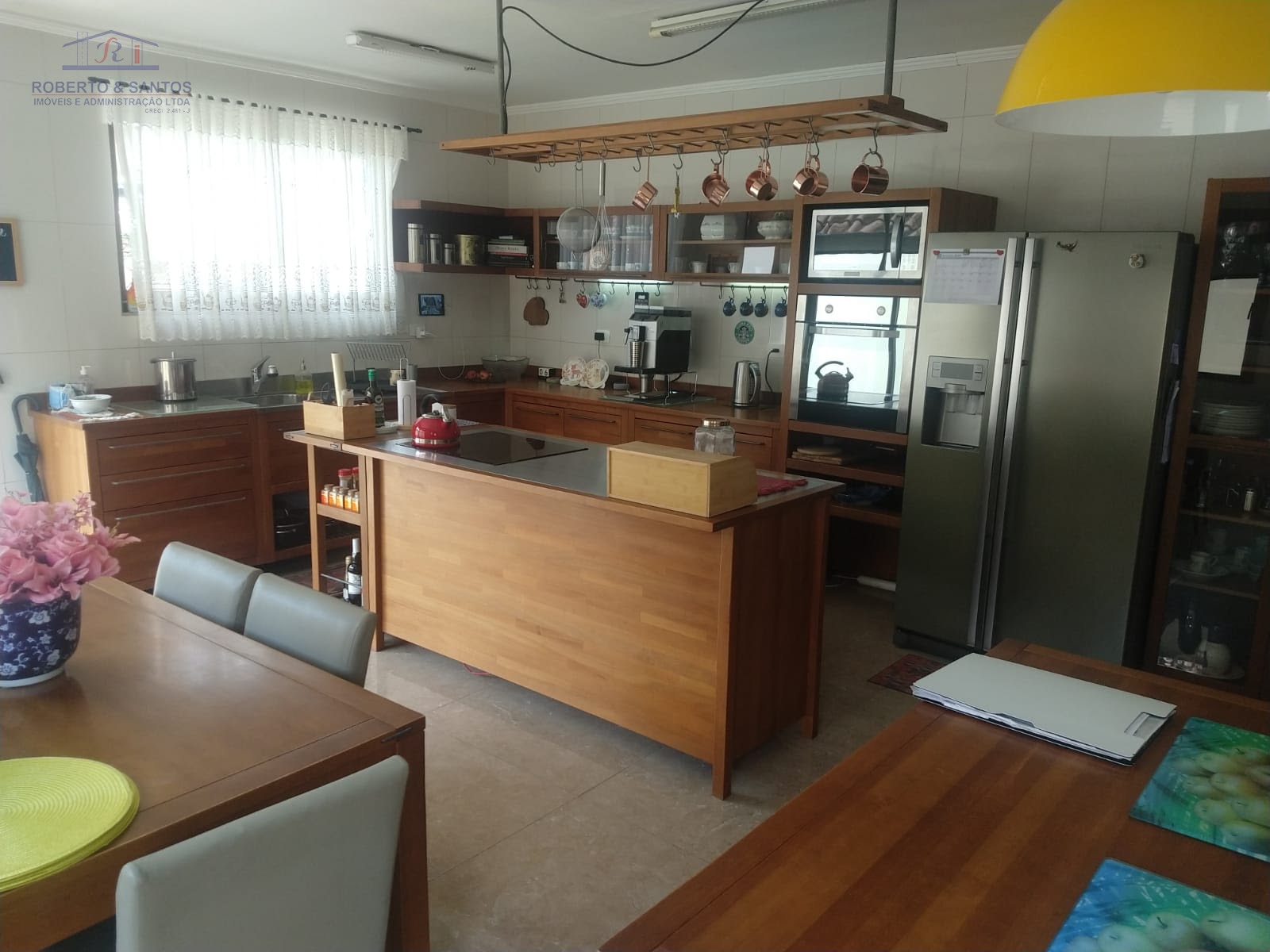Copa e cozinha, outra vista