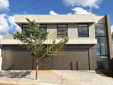 Sobrado à venda no Canadá - Cascavel: 184,79m², 2 dormitórios, 1 suíte, por R$990.000. Confira!