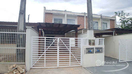 Aluguel casa geminada no bairro Floresta 