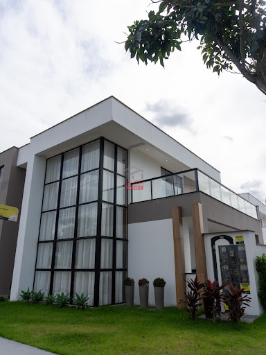 Casa de Alto Padrão á Venda- Cond. Arquipélago Manguinhos
