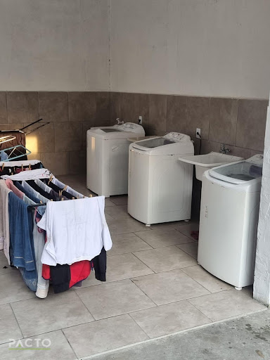 Apartamentos e sala no centro