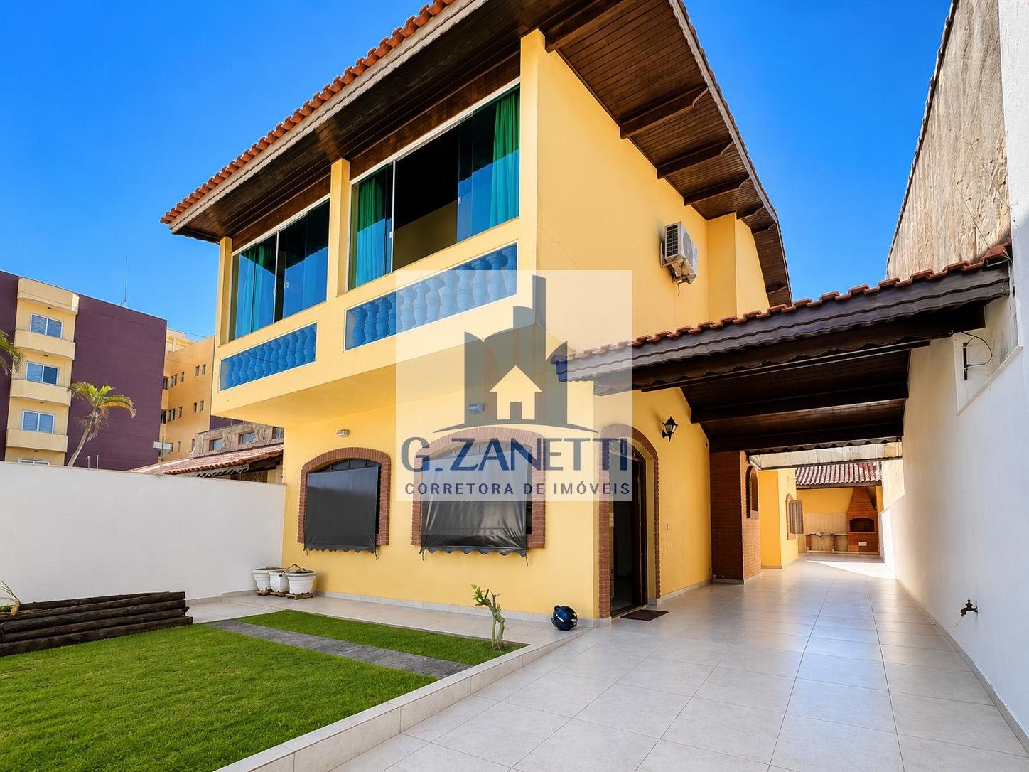 Casa, 4 quartos, 246 m² - Foto 1