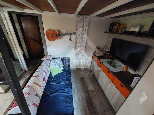 Casa com Área Gourmet e 6 Vagas no Centro de Cajamar