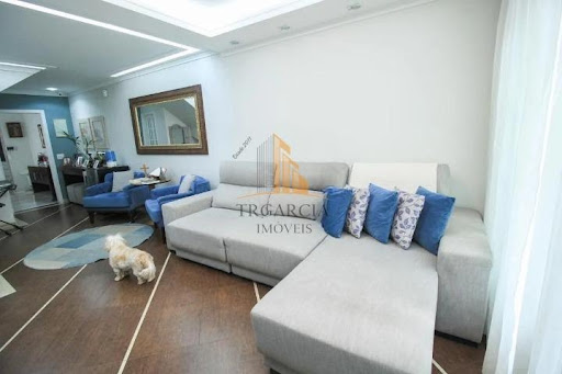 Sobrado à venda na Mooca com 3 suítes, 175m², 4 vagas 