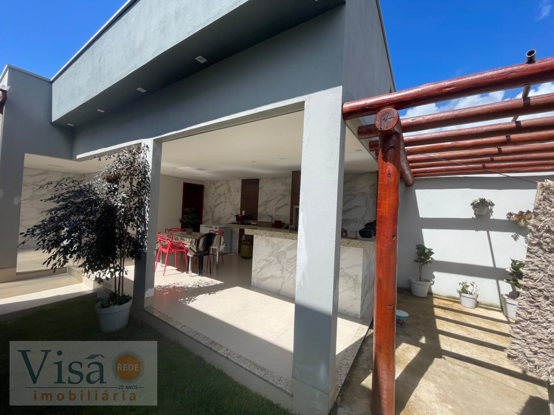Casa à venda com 3 quartos, 2 suítes, 2 vagas e 250m² no Jardim Serrano, Paracatu (MG) — foto 6 de 30