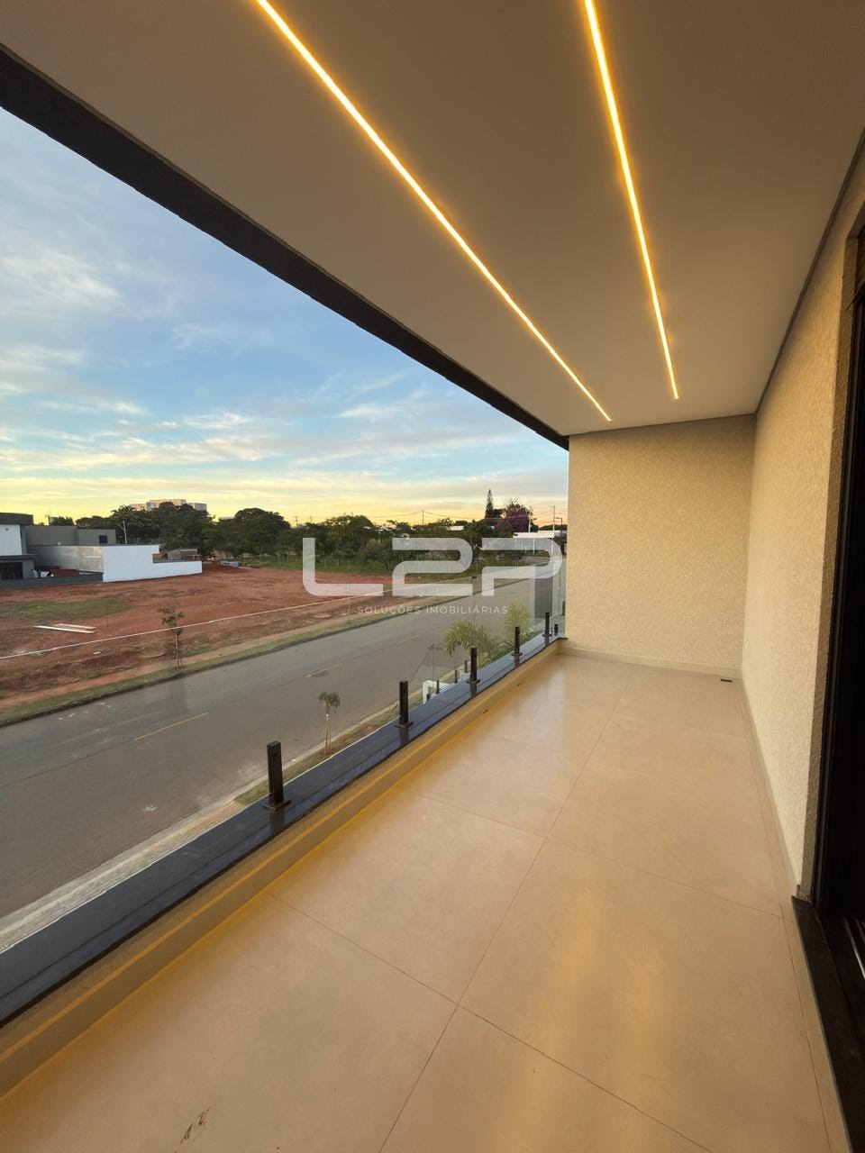 Casa à venda com 3 quartos, 1 suíte, 4 vagas e 220m² no Medeiros, Jundiaí (SP) — foto 30 de 30