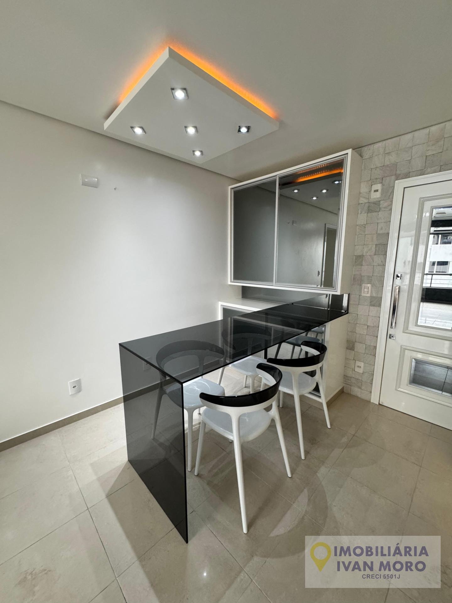 Apartamento à venda com 3 quartos, 1 suíte, 1 vaga e 90m² no Centro, Florianópolis (SC) — foto 9 de 30