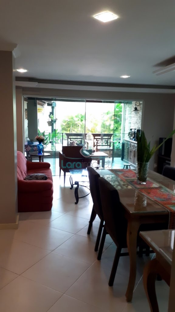 Casa à venda com 4 quartos, 1 suíte, 2 vagas e 300m² no Granja dos Cavaleiros, Macaé (RJ) — foto 15 de 30