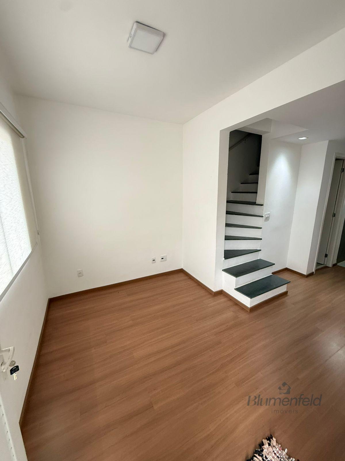Casa para alugar com 2 quartos, 2 banheiros, 1 vaga e 57m² no Centro Residencial, Arujá (SP) — foto 3 de 13