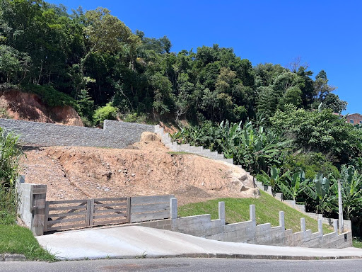 Lote / Terreno em Forquilhinha  -  São José