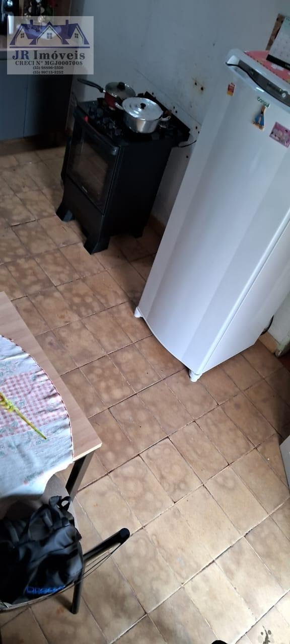 Casa à venda com 2 quartos e 1 banheiro no Bairro Santa Barbara, Piranguinho (MG) — foto 18 de 20