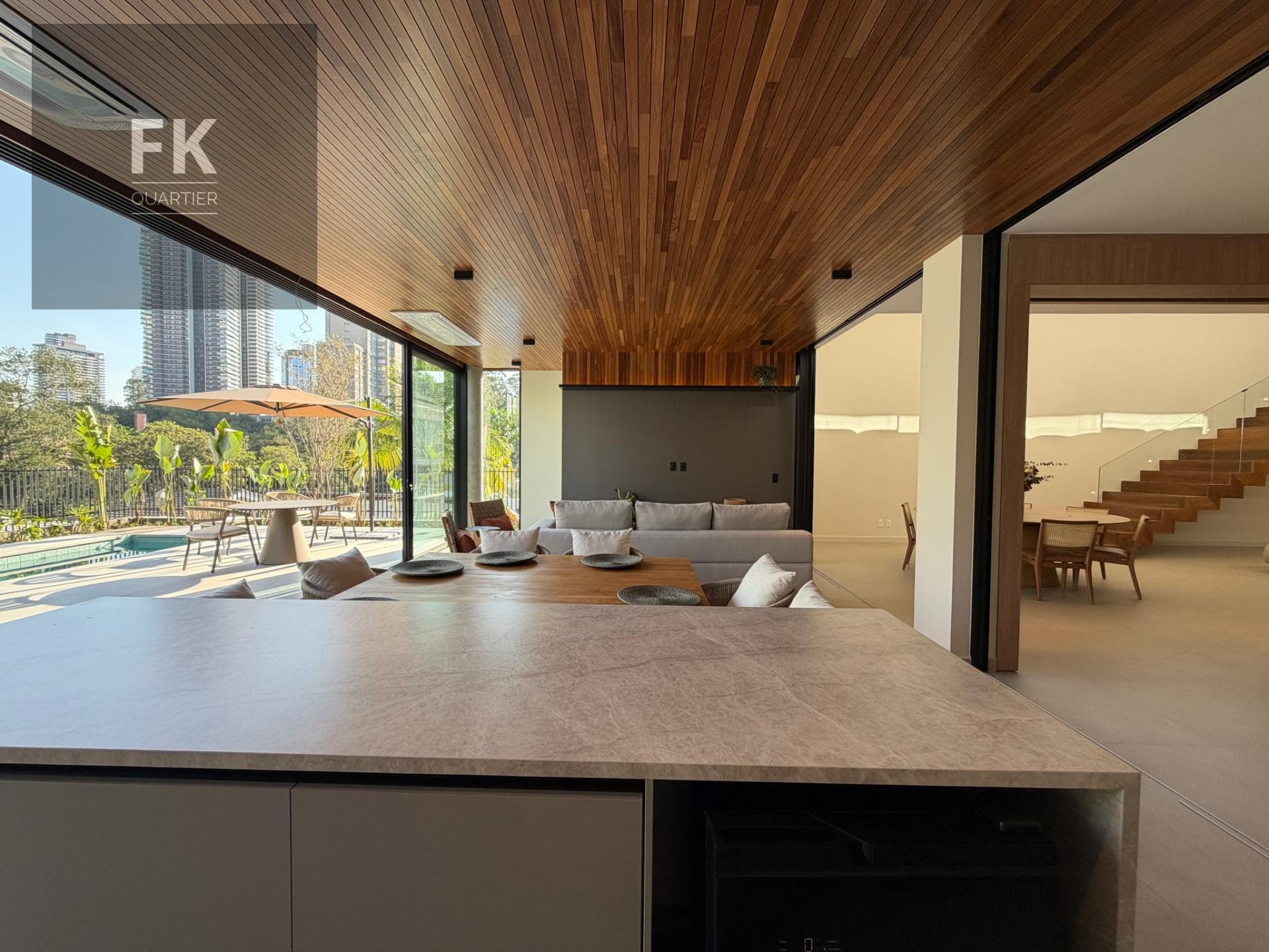 Casa à venda com 5 quartos, 5 suítes, 6 vagas e 490m² no Alphaville, Santana de Parnaíba (SP) — foto 18 de 30