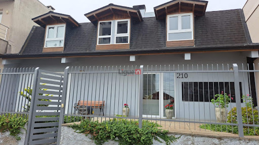 Casa à Venda no Centro de Farroupilha com 2 Dorms e Suíte