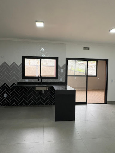 VENDA CASA ALTO PADRÃO NO SERRA DE ATIBAIA COM 3 SUÍTES