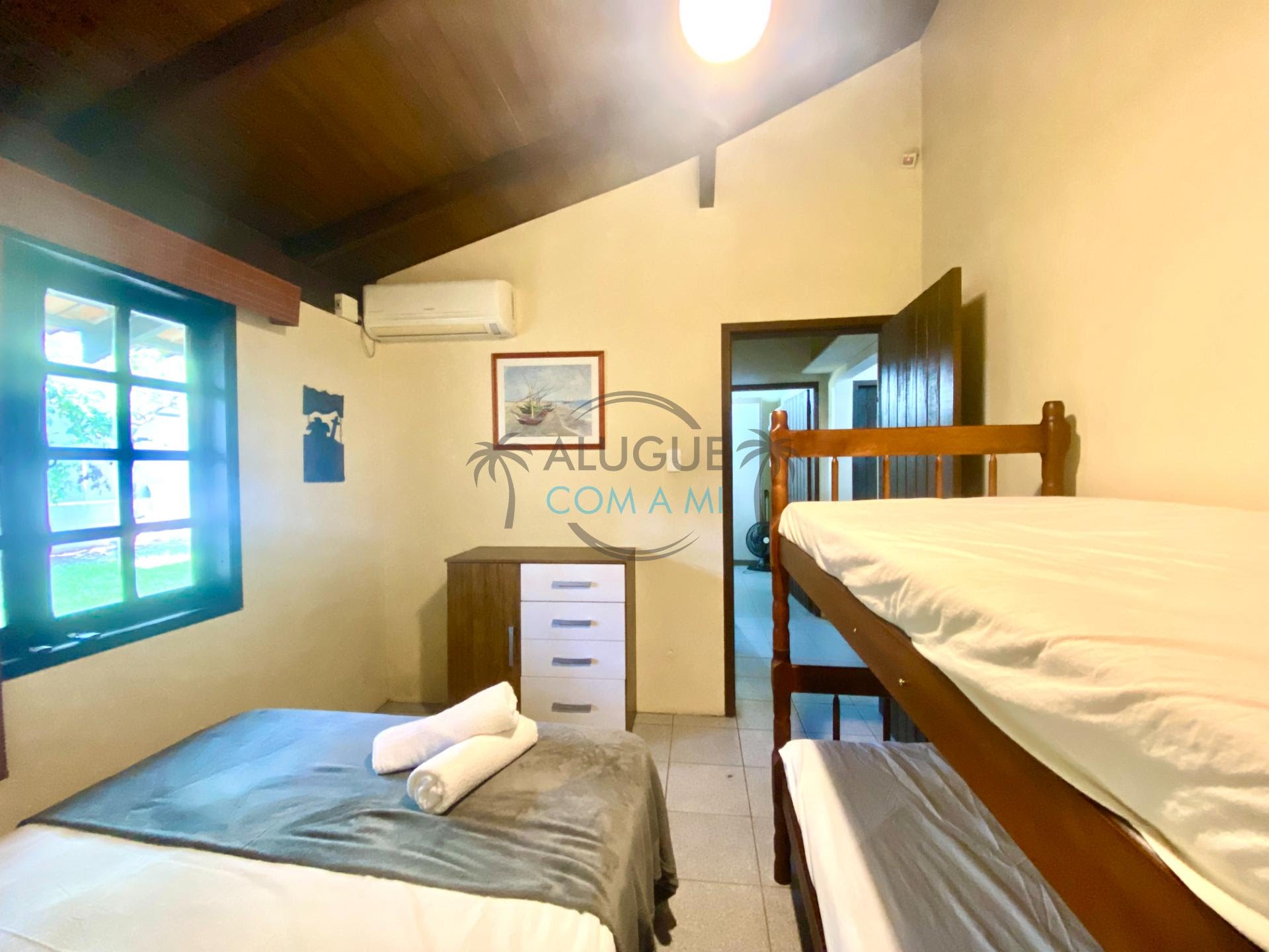 quarto para 4