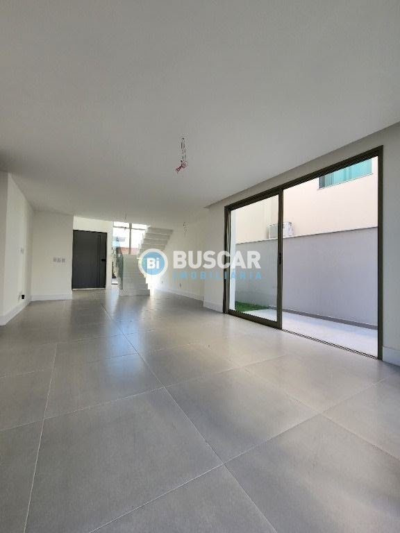 Casa à venda com 4 quartos, 4 suítes, 2 vagas e 252m² no Papagaio, Feira de Santana (BA) — foto 4 de 17