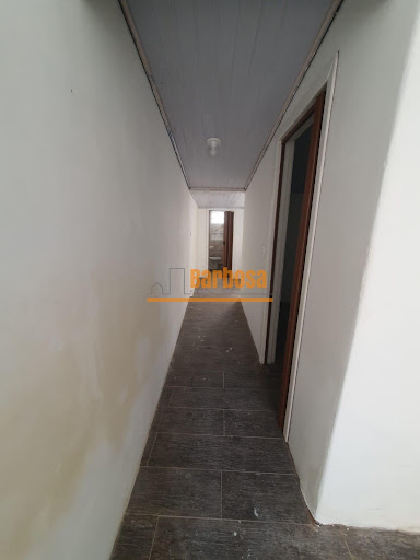 Casa no Centro de Pelotas para locação, 55,1m², 1 dormitório e Pátio por R$ 1.200.