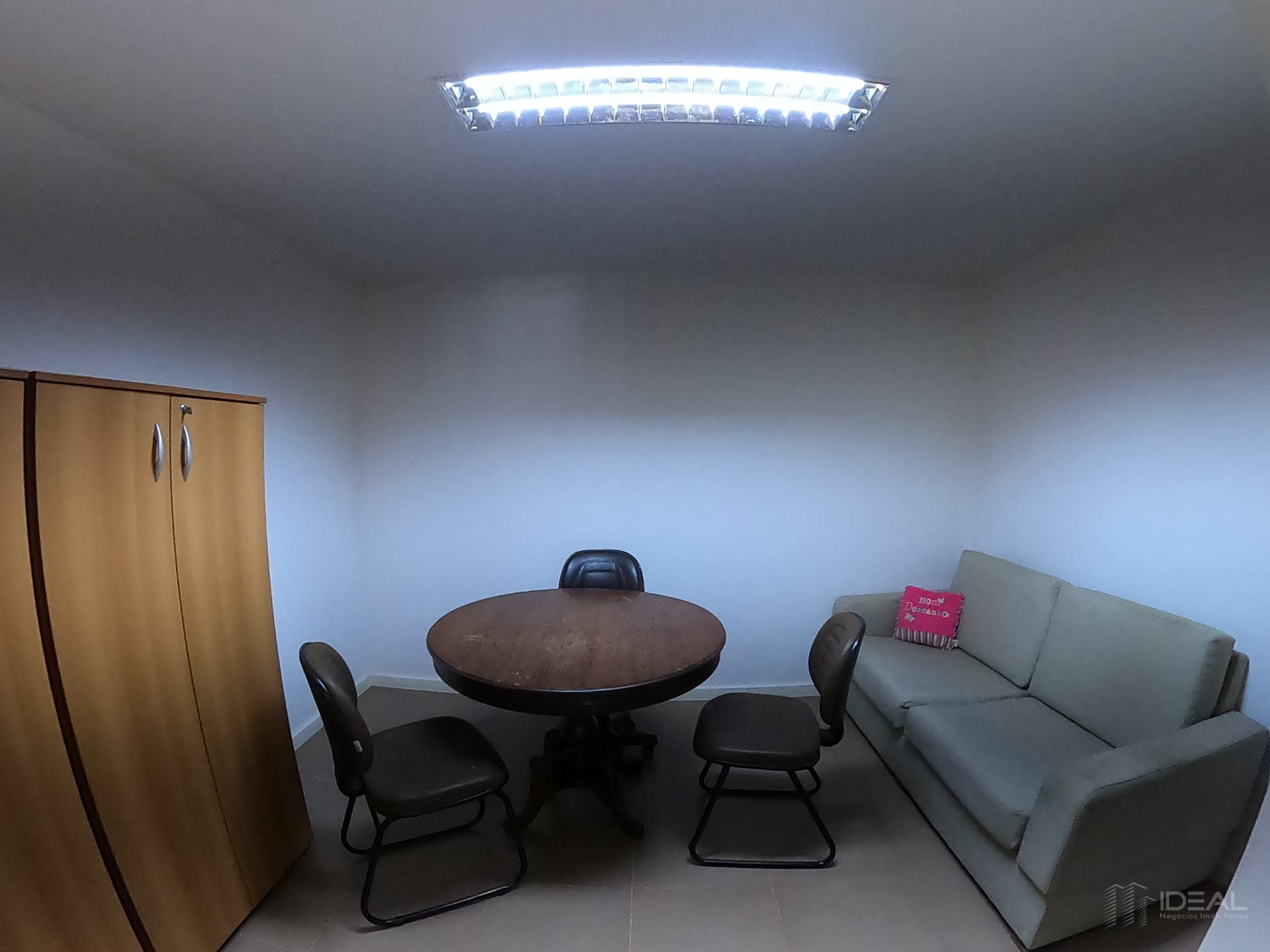 Sala comercial para locação no Vip's Center Shopping em Campos dos Goytacazes, RJ. 