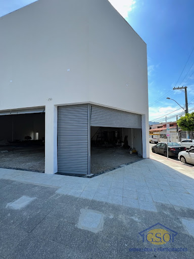 Loja/Salão em Parque Residencial Laranjeiras - Serra, ES