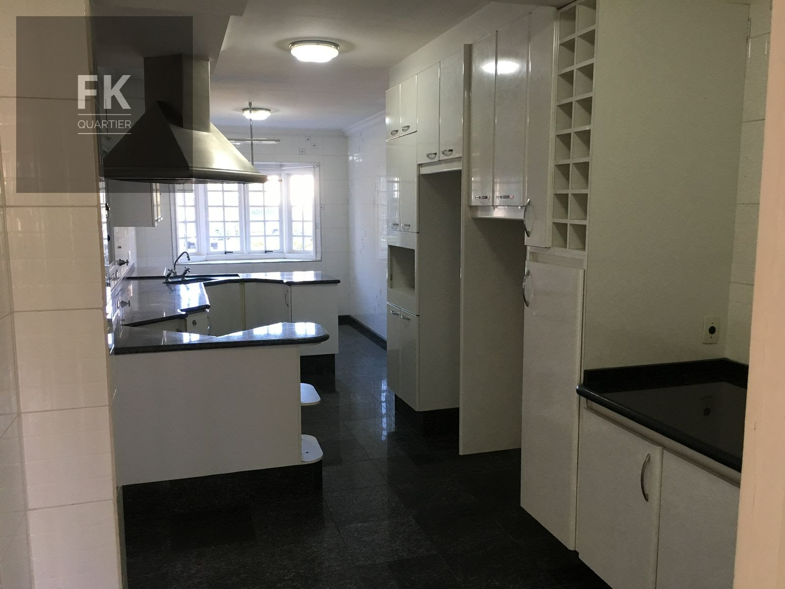 Casa à venda com 4 quartos, 4 suítes, 4 vagas e 400m² no Alphaville Residencial Dois, Barueri (SP) — foto 10 de 19