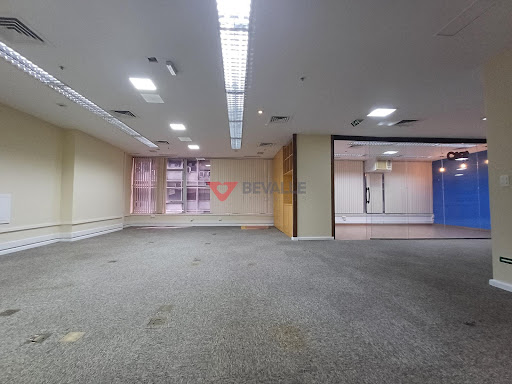 Espaçosa sala comercial no Centro do RJ - 350m² para locação