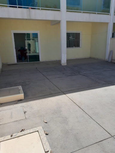 Encante-se com esta casa no Recanto, em Rio das Ostras, perfeita para quem busca conforto, praticidade e um excelente custo-benefício. Com 124m² de área útil, o imóvel oferece ambientes bem distribuíd