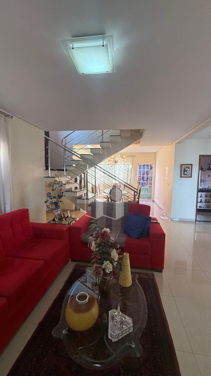 Casa à venda com 3 quartos, 3 suítes, 4 vagas e 292m² no Vila Rosa, Goiânia (GO) — foto 25 de 29