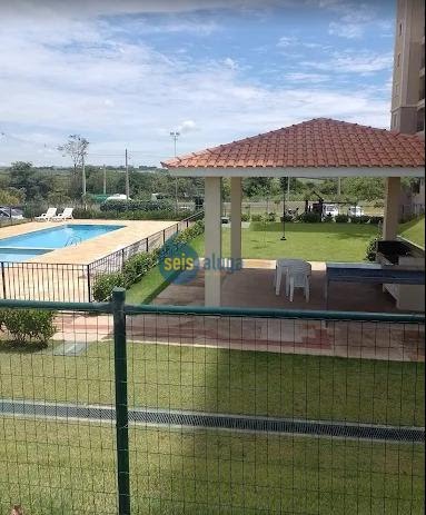 PISCINA E CHURRASQUEIRA