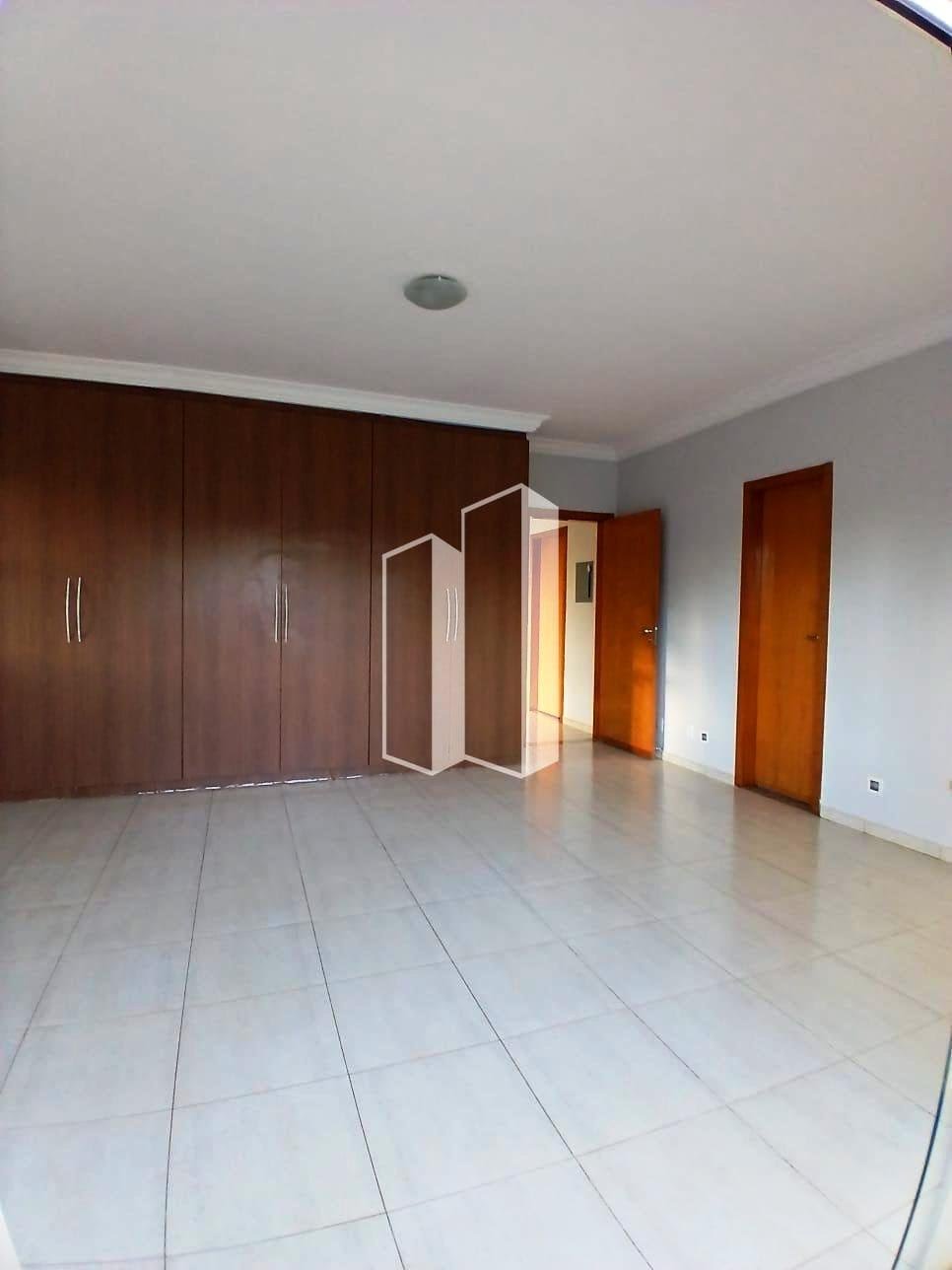 Casa à venda com 4 quartos, 3 suítes, 4 vagas e 263m² no Residencial Granville, Goiânia (GO) — foto 18 de 30