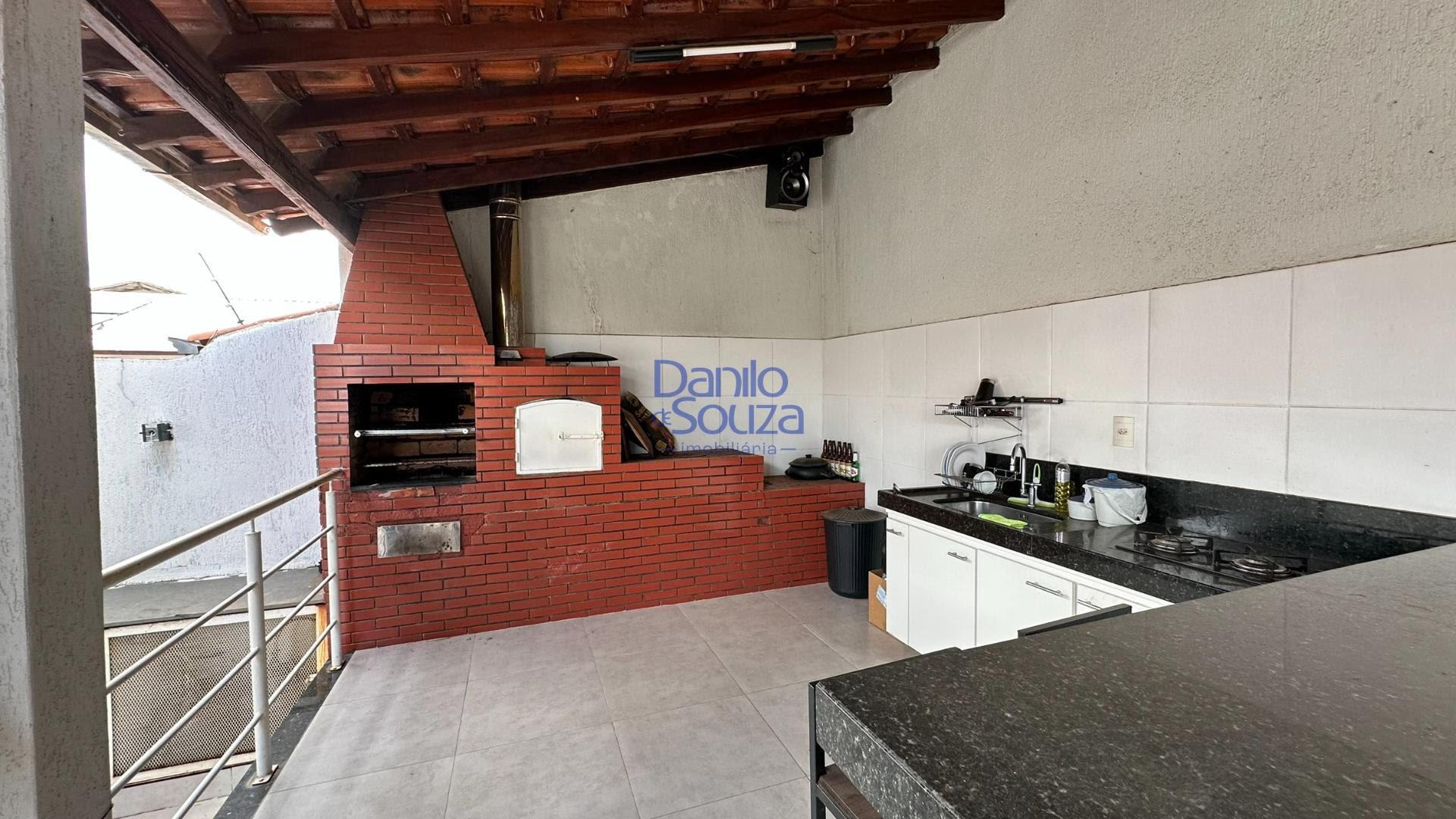 Casa à venda com 3 quartos, 2 suítes e 360m² no Guilhermina Vieira Chaer, Araxá (MG) — foto 24 de 26