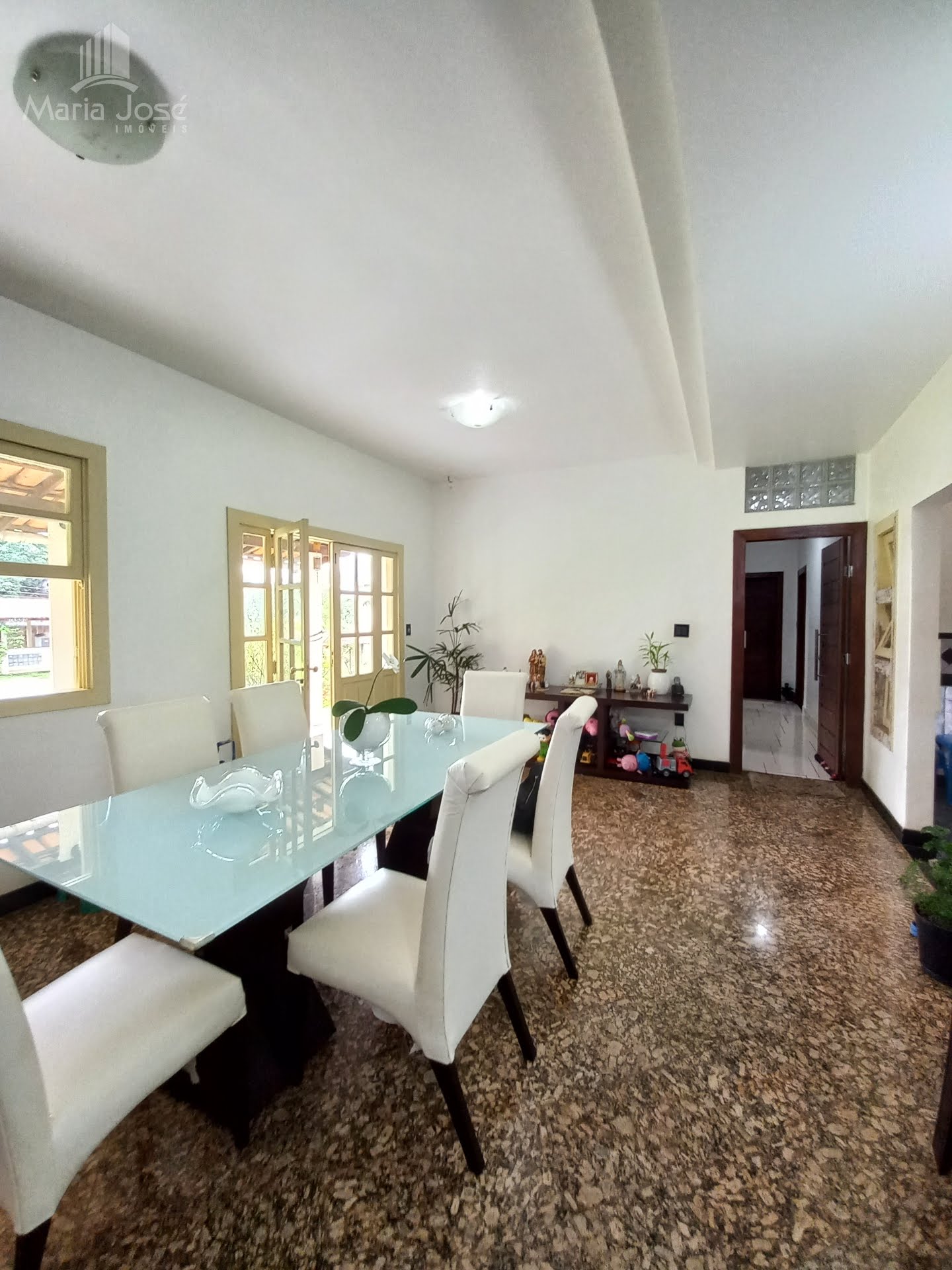 Casa à venda com 3 quartos, 1 suíte, 4 vagas e 239m² no Titamar, Sete Lagoas (MG) — foto 8 de 30