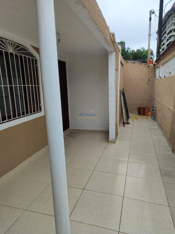Casa à venda com 2 quartos, 2 suítes, 2 vagas e 118m² no Aviação, Praia Grande (SP) — foto 3 de 26