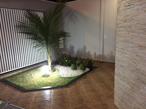 Jardim na frente da casa