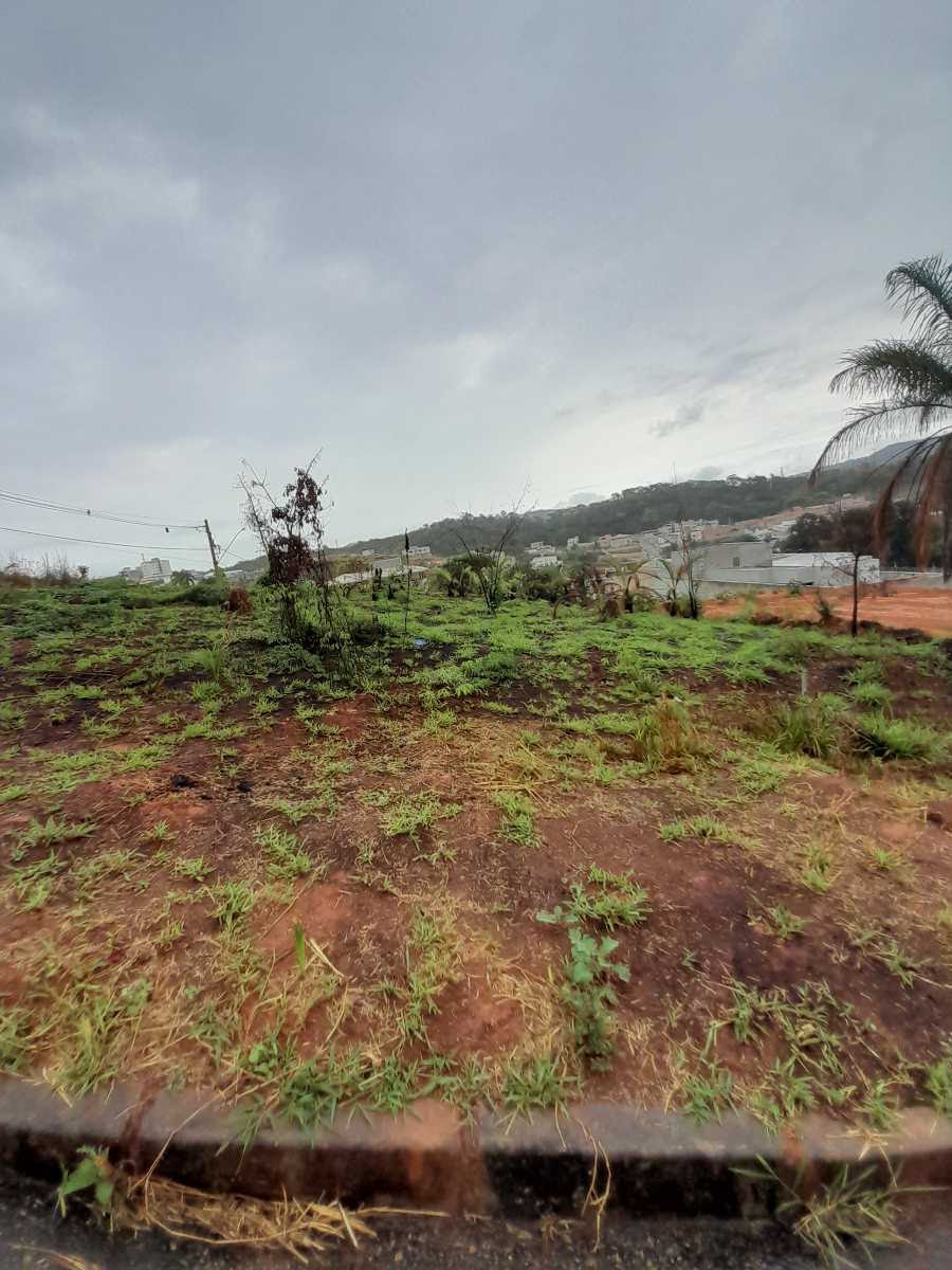 Terreno à venda com 448m² de terreno no Novo Centro, Santa Luzia (MG) — foto 2 de 5