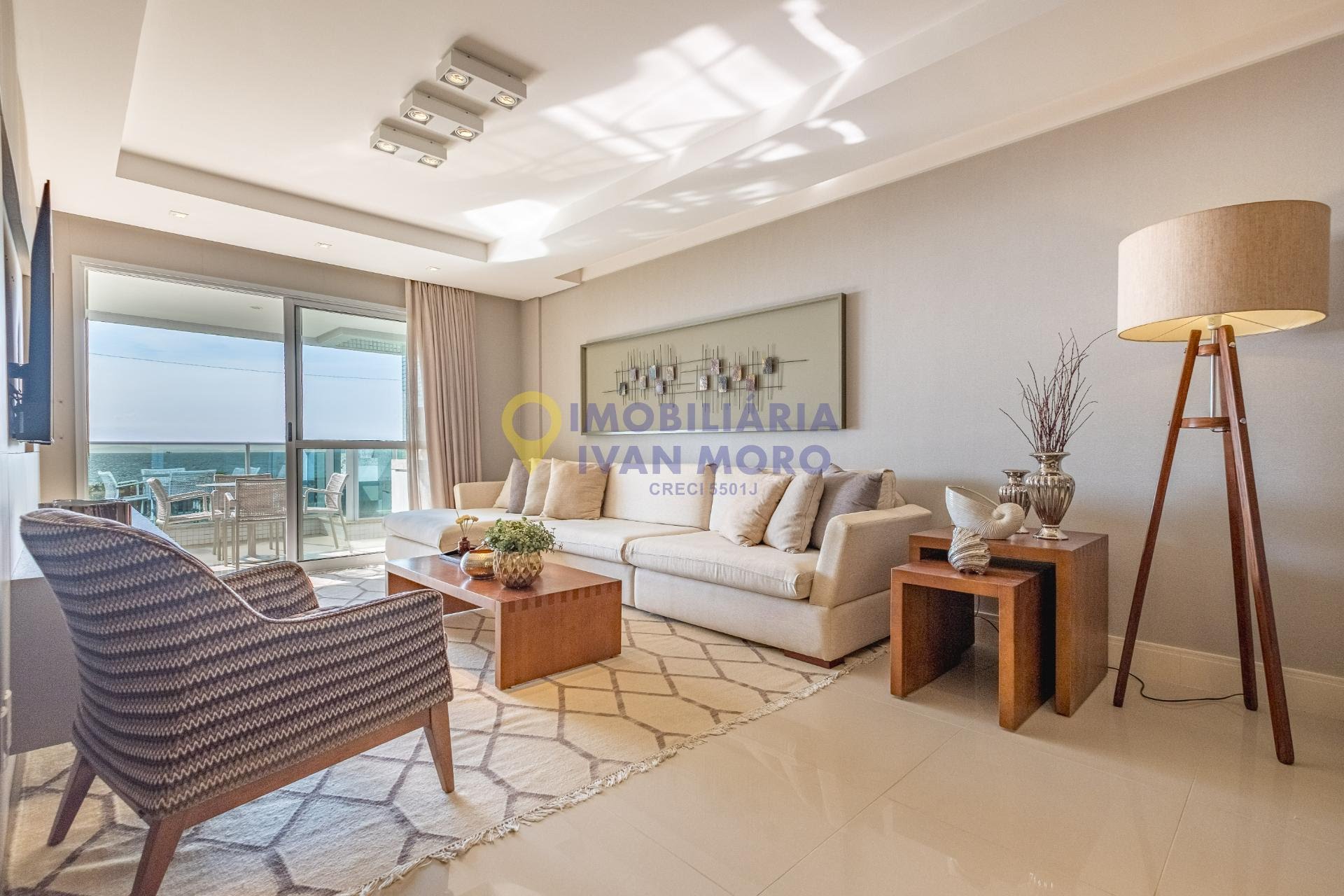 Apartamento à venda com 4 quartos, 6 banheiros, 3 vagas e 170m² no Canasvieiras, Florianópolis — foto principal