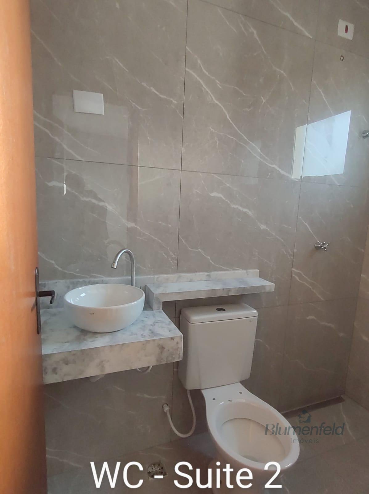 Casa à venda com 3 quartos, 3 suítes, 4 vagas e 136m² no Jardim Planalto, Arujá (SP) — foto 18 de 27